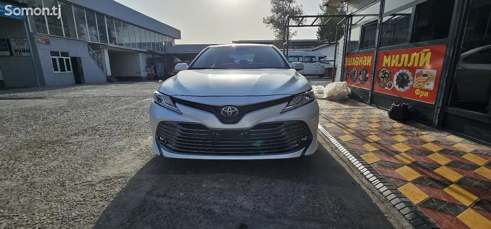 Toyota Camry, 2019-1