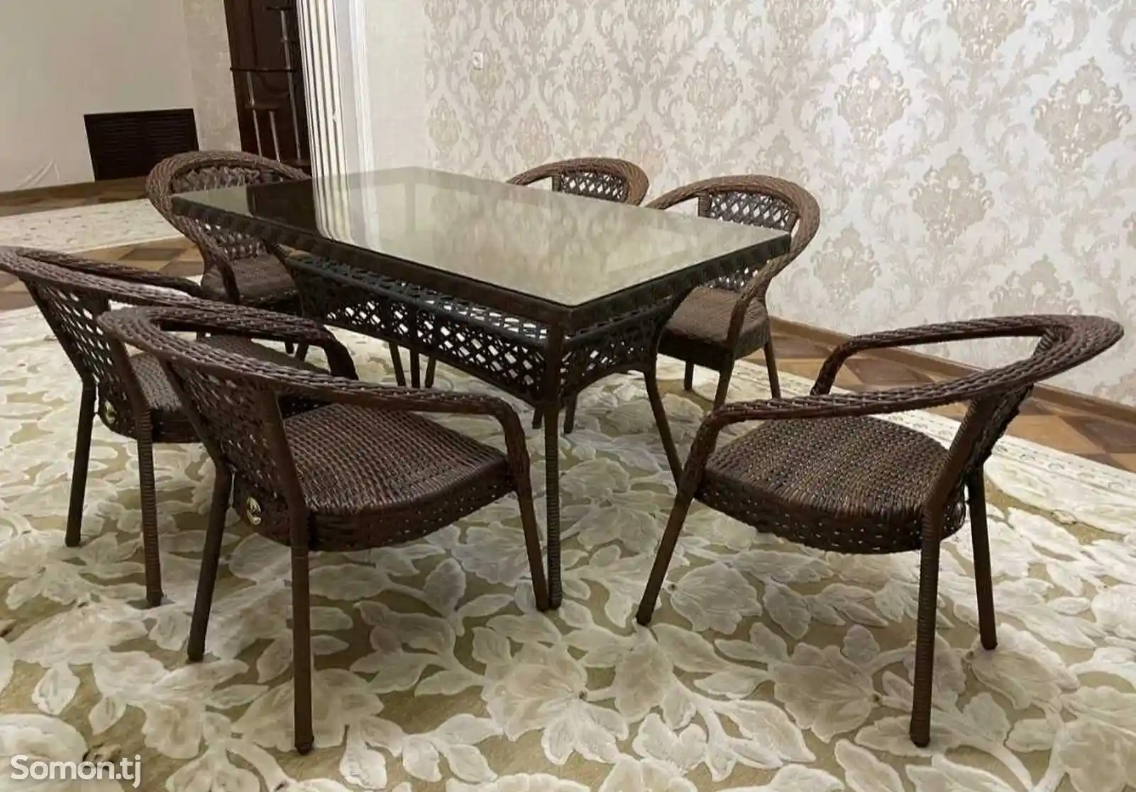 Комплект стола со стульями-2