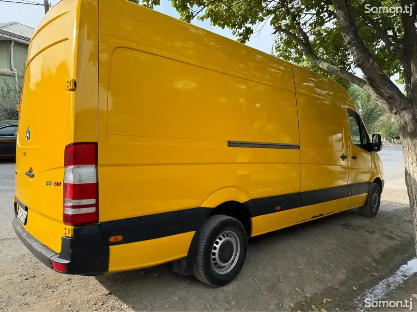 Mercedes-Benz Sprinter-2