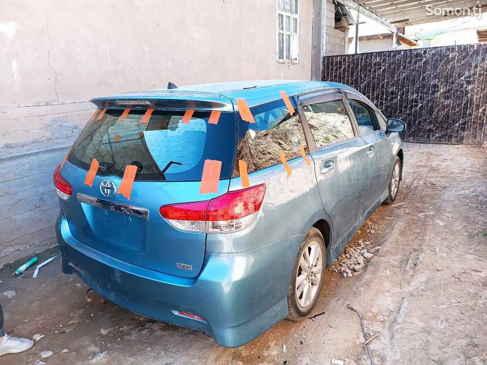 Стекло для Toyota wish-1