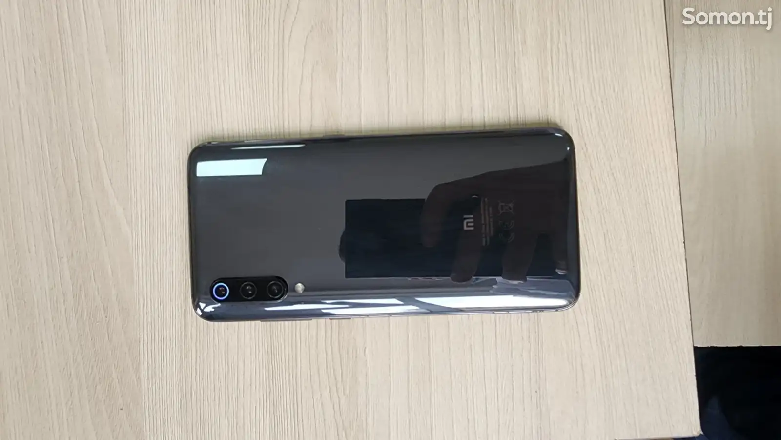 Телефон Xiaomi Mi 9-5