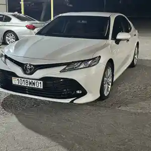 Toyota Camry, 2020