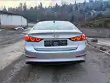 Hyundai Elantra, 2017-6