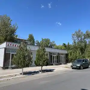 Помещение под магазин / салон, 100м², кучаи К Хуҷандӣ