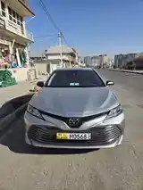 Toyota Camry, 2018-16