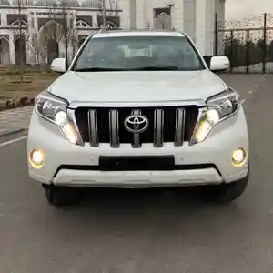 Лобовое стекло на Toyota Prado 2014-2017