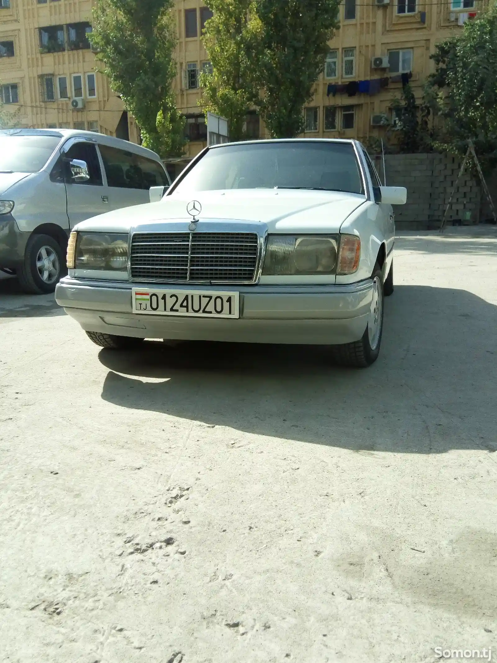 Mercedes-Benz W124, 1993-5