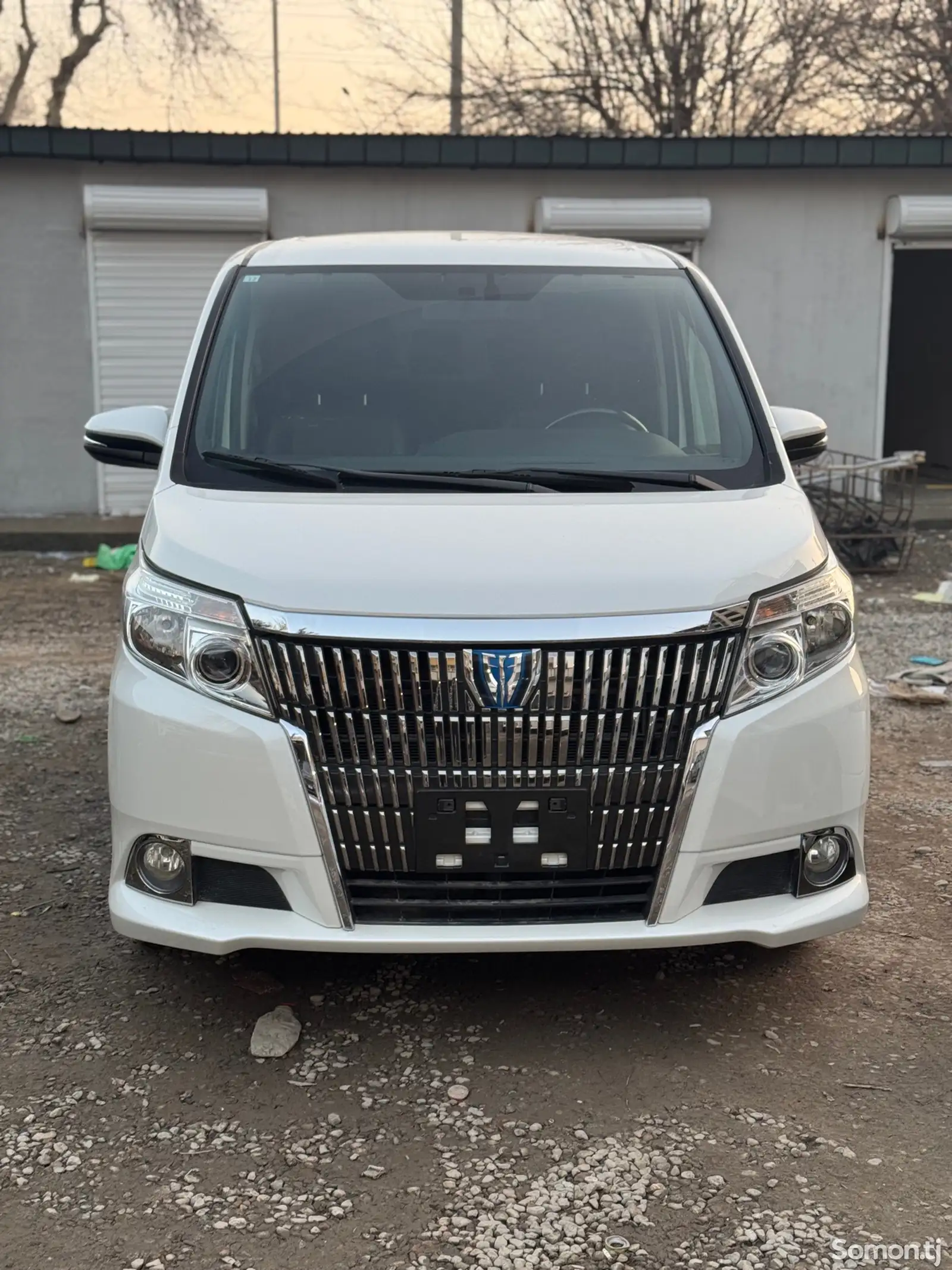 Toyota Noah, 2014-1