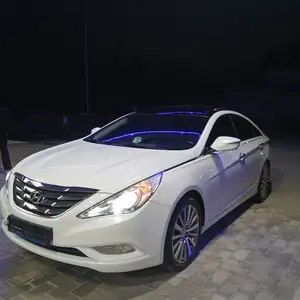 Hyundai Sonata, 2010