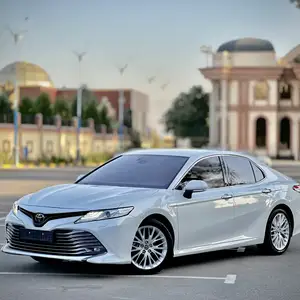 Toyota Camry, 2018