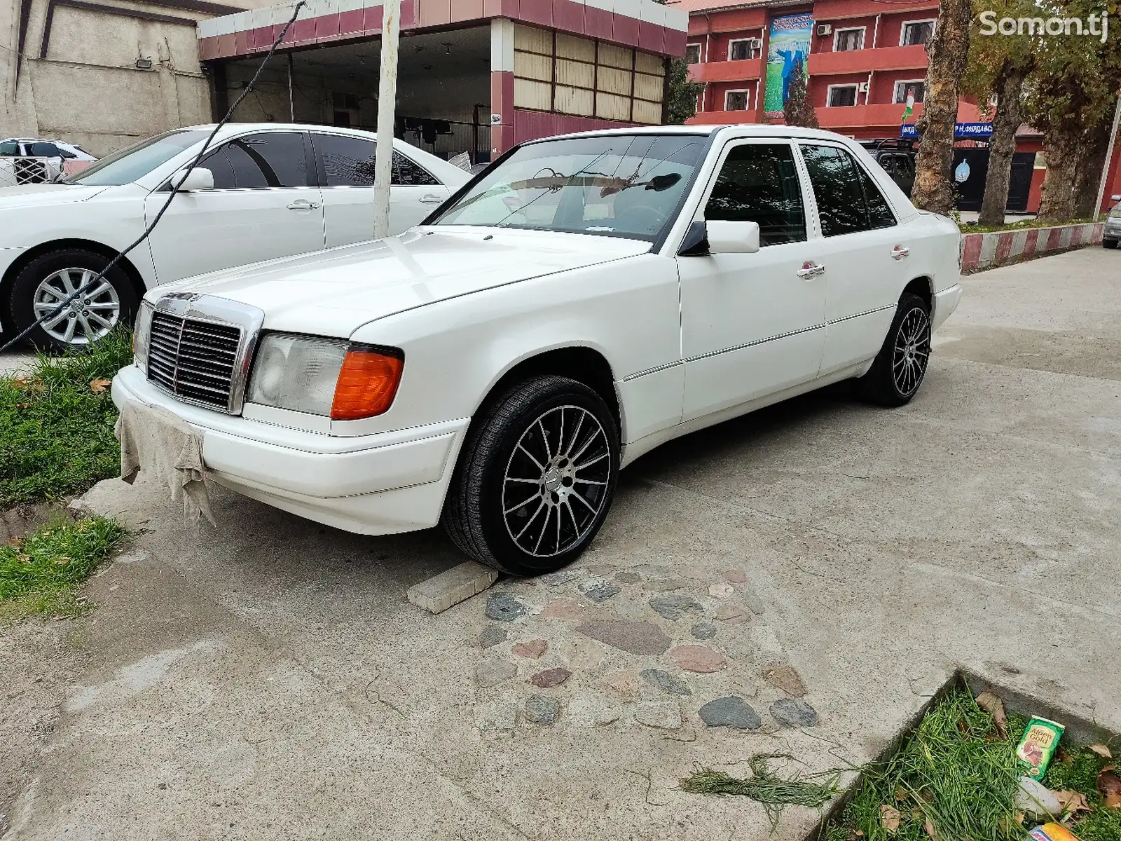 Mercedes-Benz W124, 1988-1