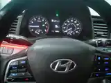 Hyundai Elantra, 2017-5