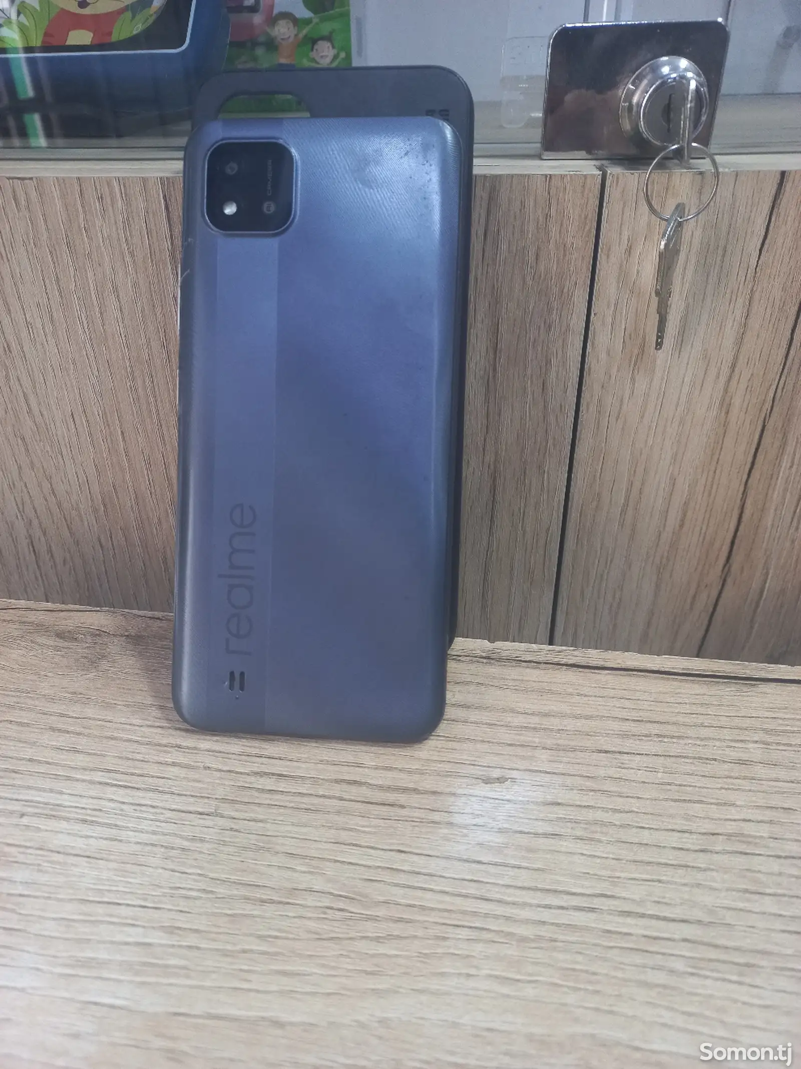 Телефон realme-1