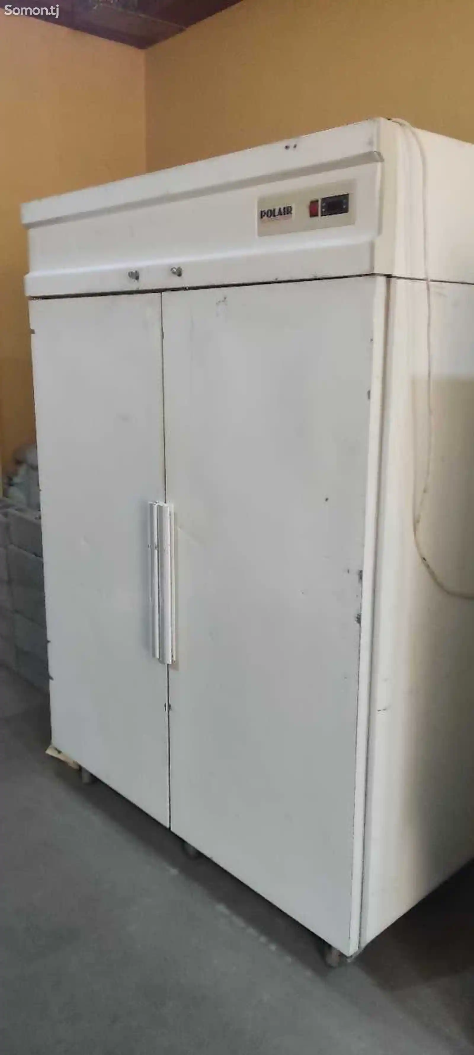 Холодильник шкаф-1