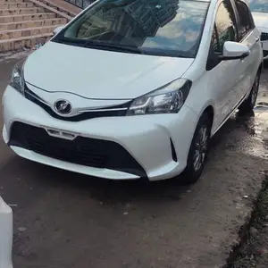 Toyota Vitz, 2015