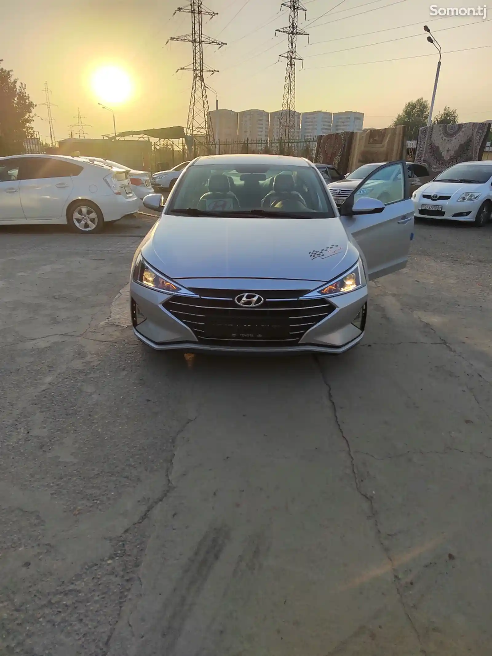 Hyundai Elantra, 2019-13