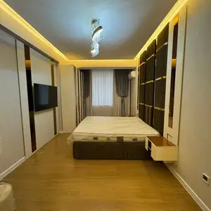 2-комн. квартира, 8 этаж, 107 м², дом печать