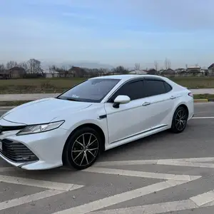 Toyota Camry, 2018