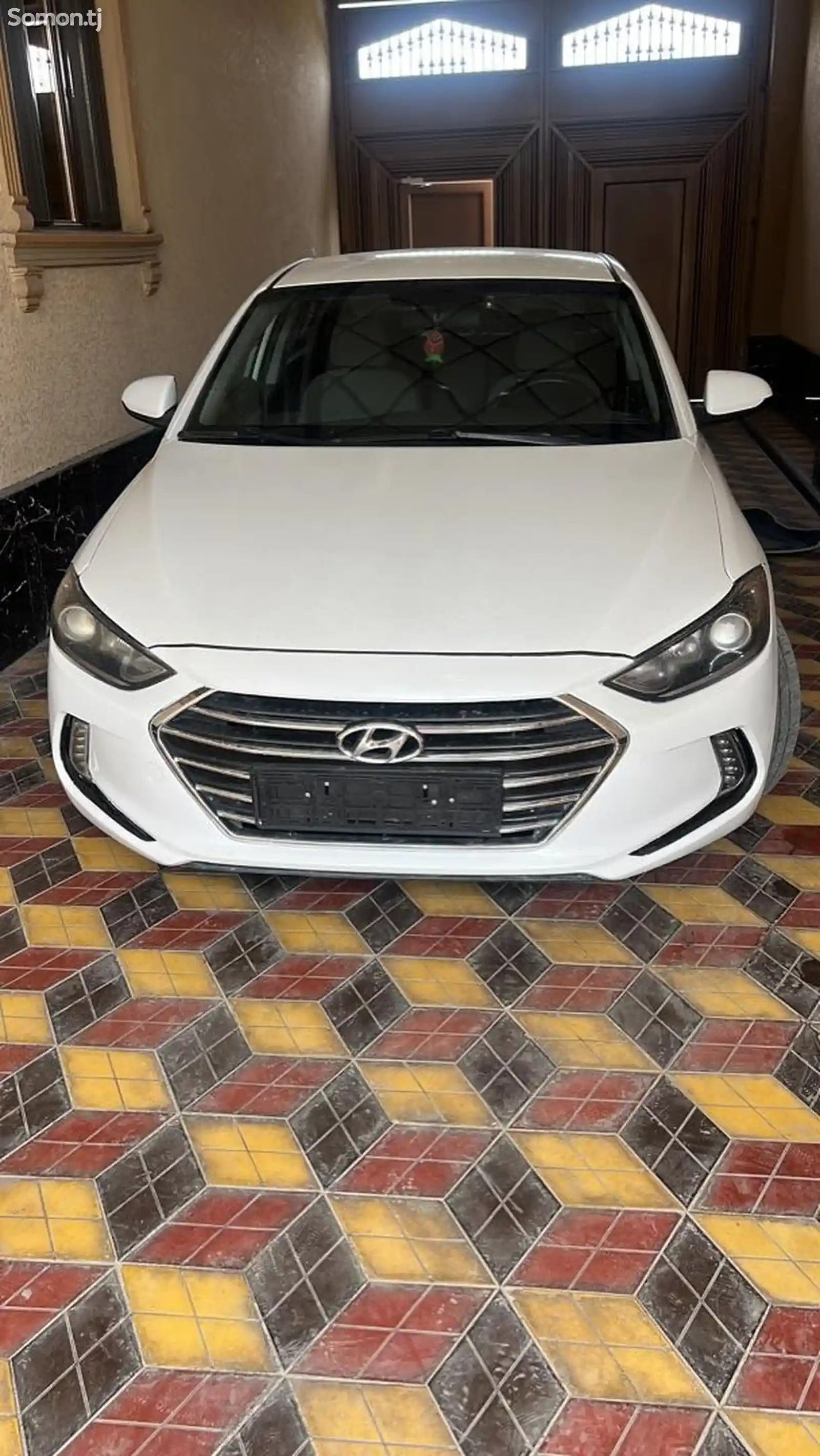 Hyundai Elantra, 2017-1