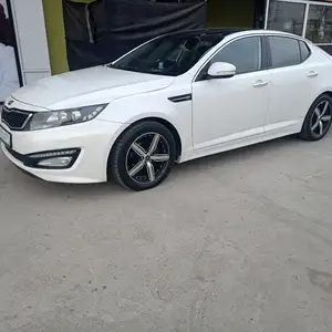 Kia K5, 2011