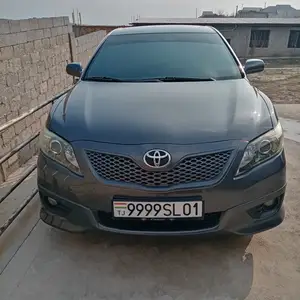 Toyota Camry, 2010