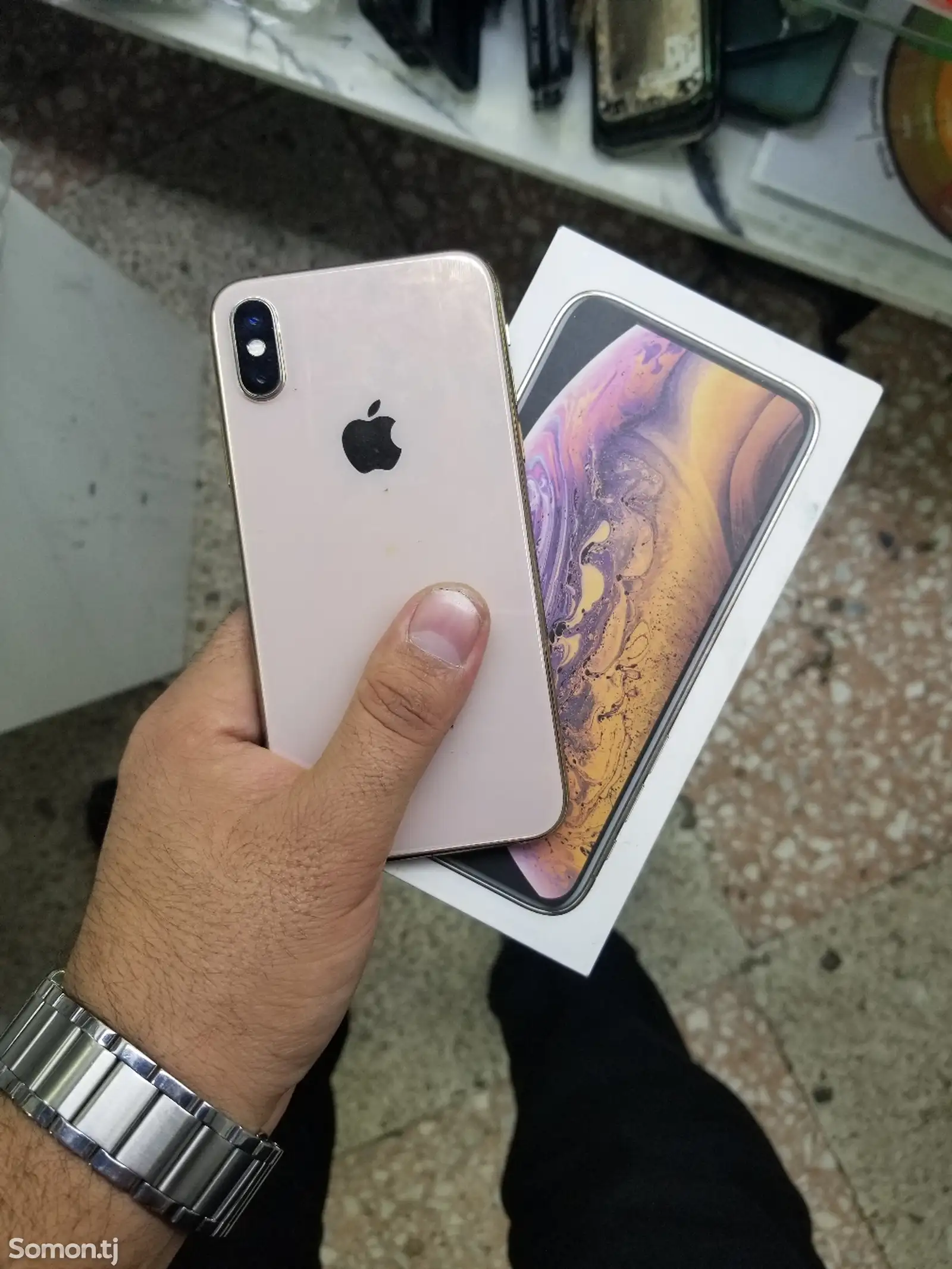 Apple iPhone Xs, 64 gb, Gold-1