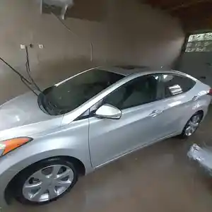 Hyundai Elantra, 2013