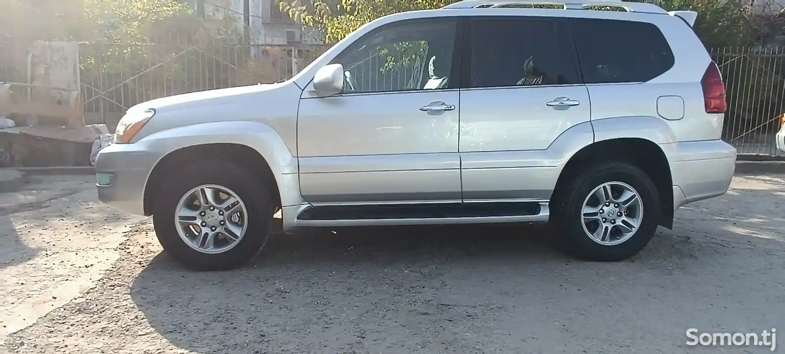 Lexus GX series, 2009-2