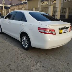 Toyota Camry, 2011