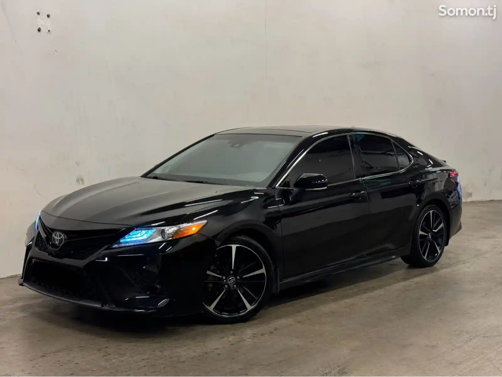 Toyota Camry, 2018-1