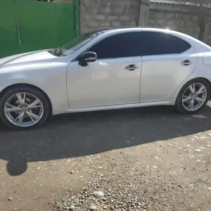 Lexus IS series, 2009