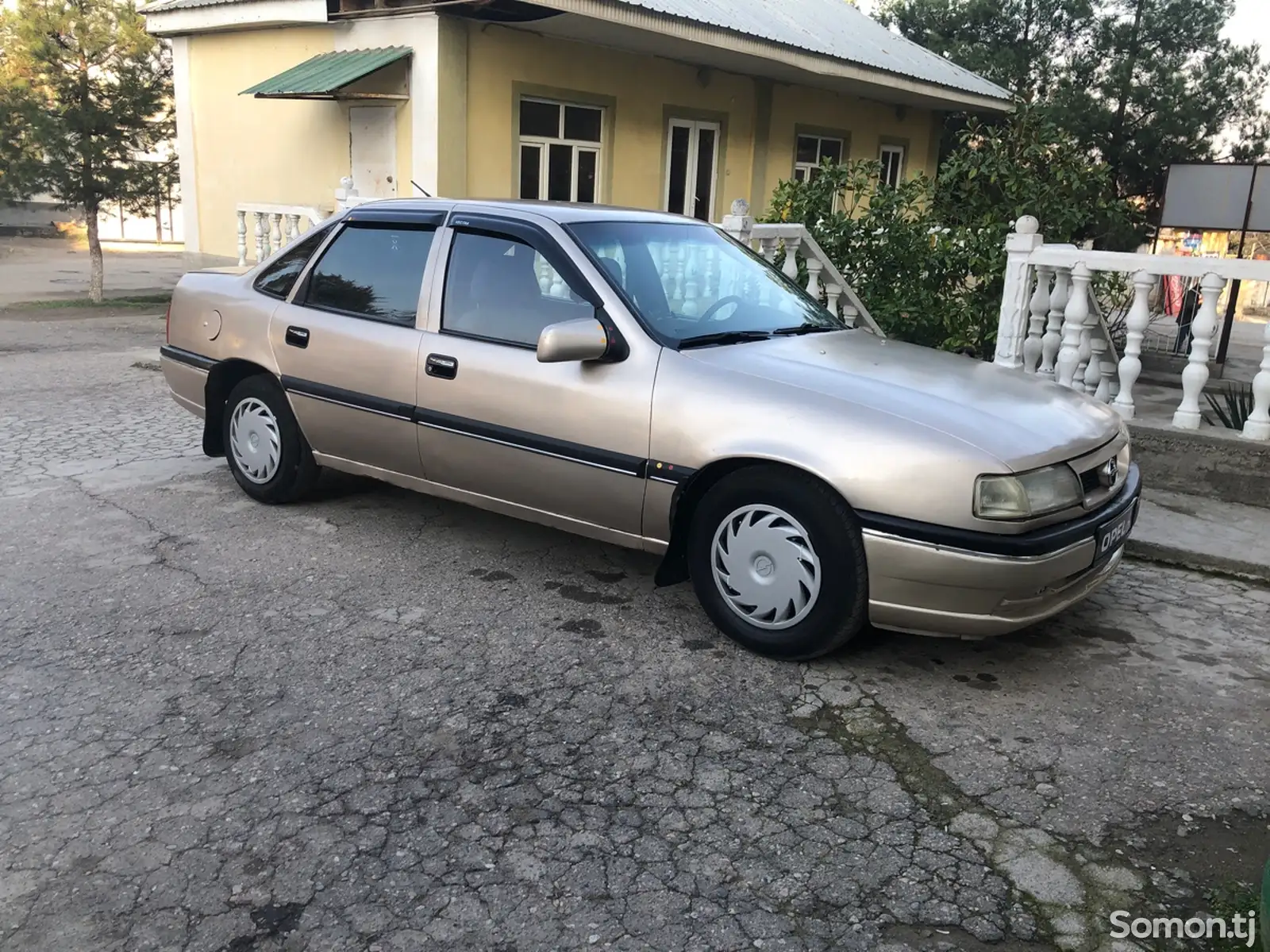 Opel Vectra A, 1990-1