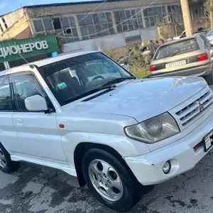 Mitsubishi Pajero IO, 2000