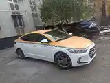 Hyundai Elantra, 2017-9