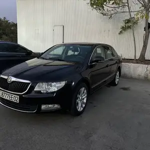 Skoda Superb, 2011