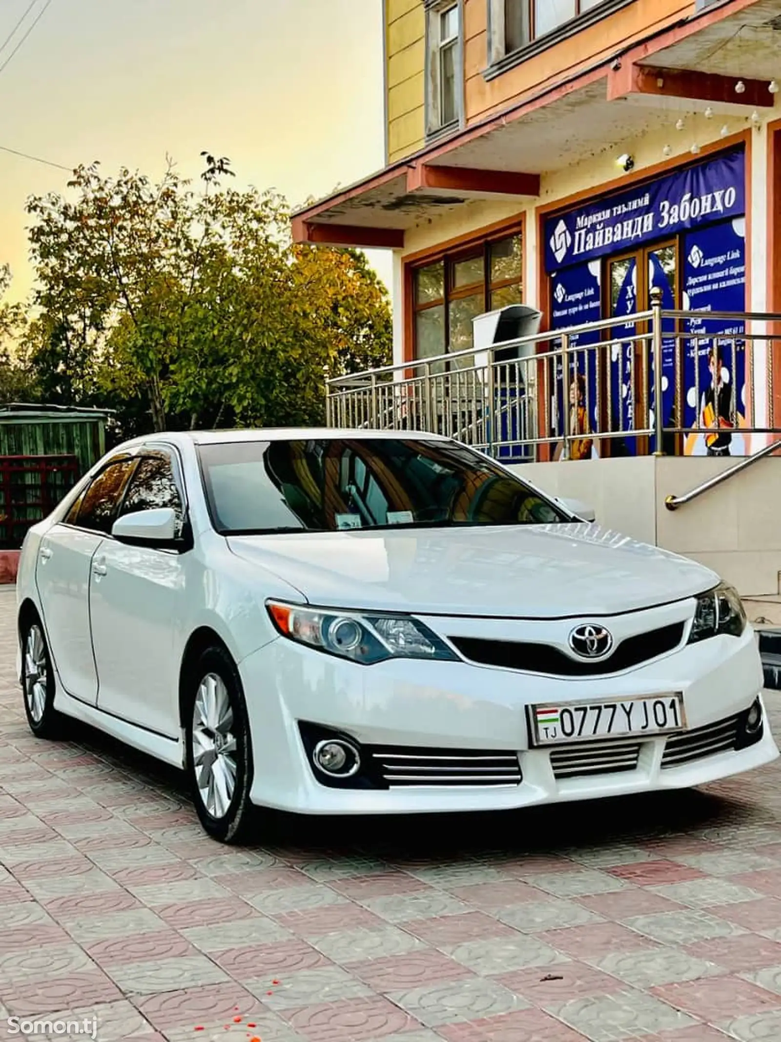 Toyota Camry, 2012-1