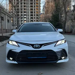 Toyota Camry, 2018