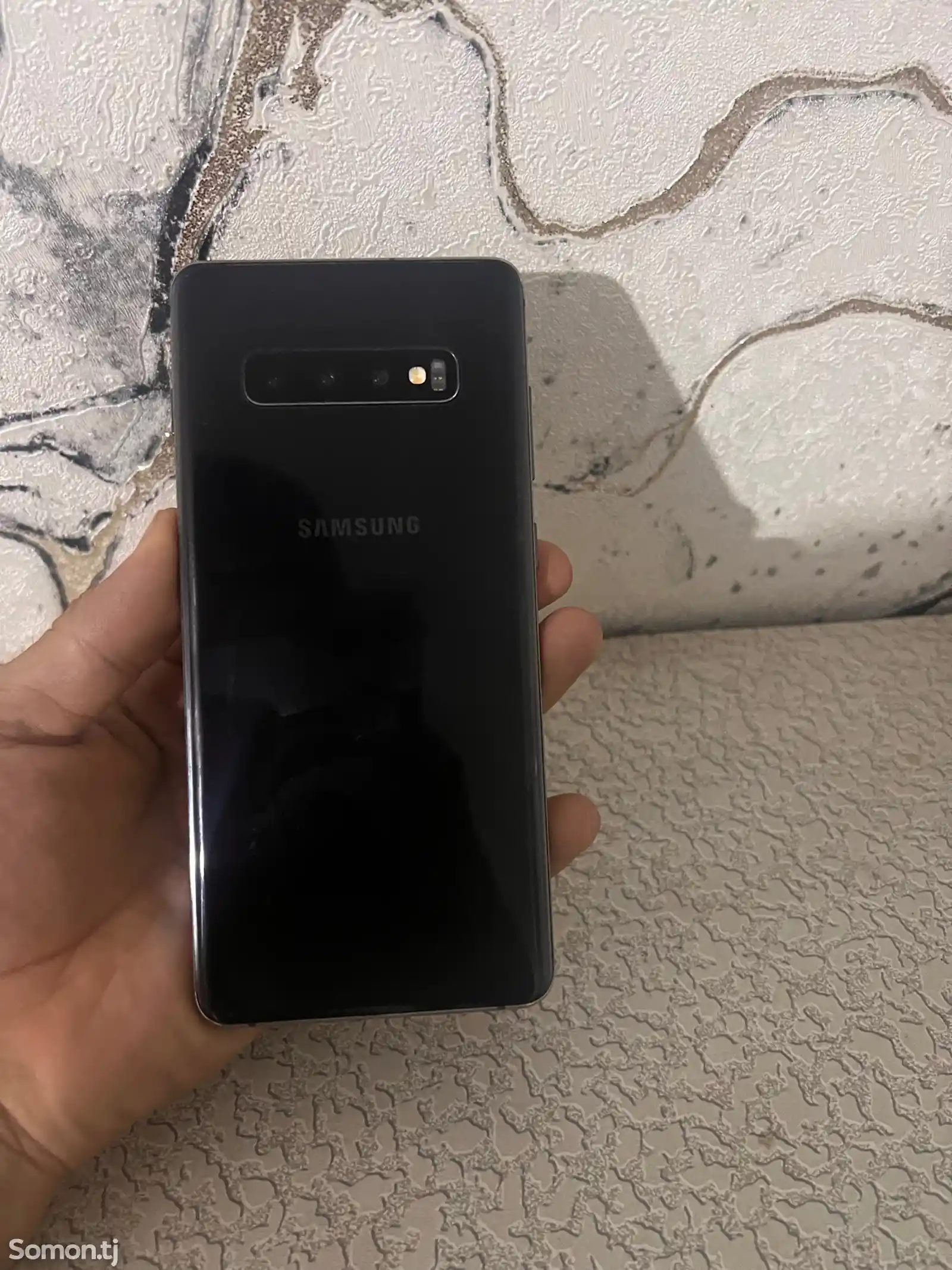 Samsung Galaxy S10+-1