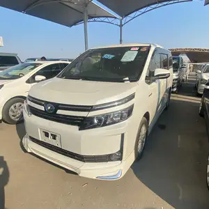 Toyota Voxy, 2014