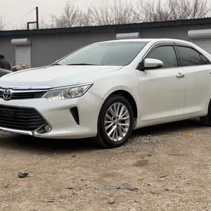 Toyota Camry, 2016