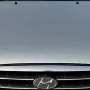 Капот на Hyundai Avante HD