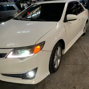 Toyota Camry, 2012