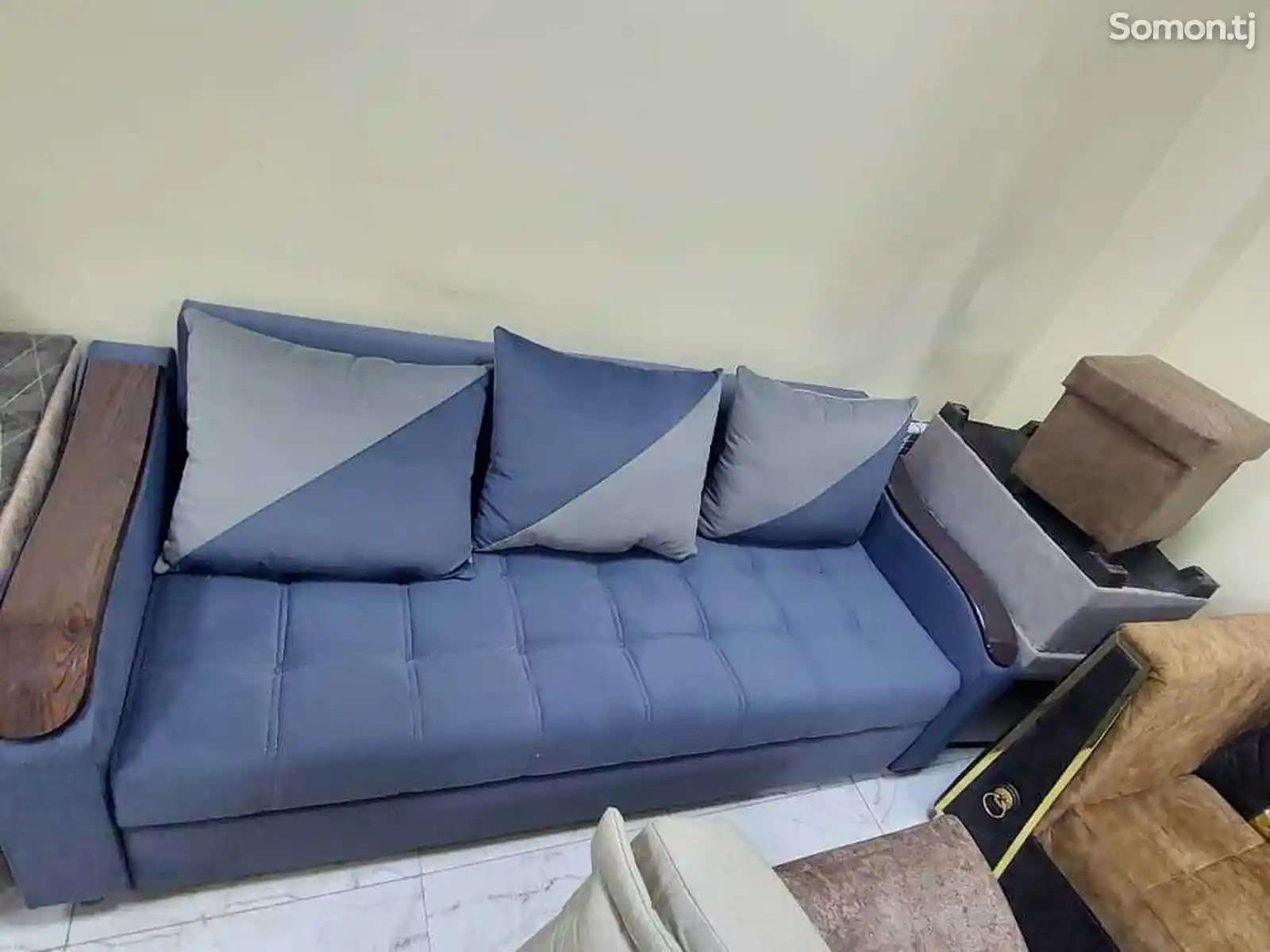 Мягкий диван