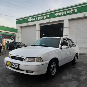 Daewoo Nexia, 1996