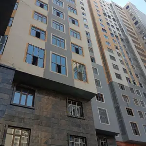 3-комн. квартира, 16 этаж, 132 м², центр родоми 1