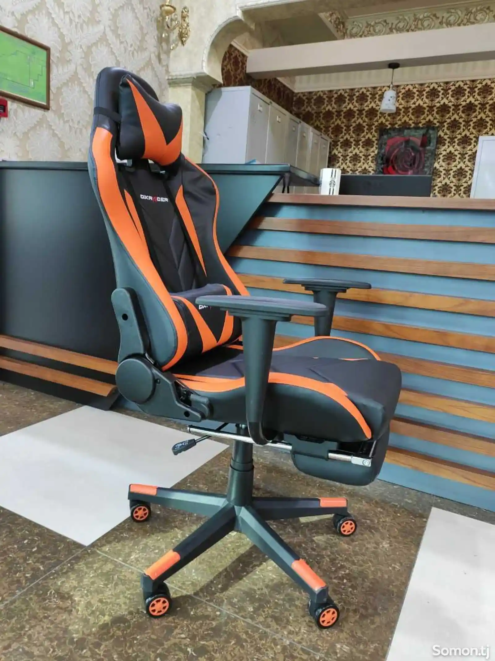 Спортивное кресло DXRacer-1
