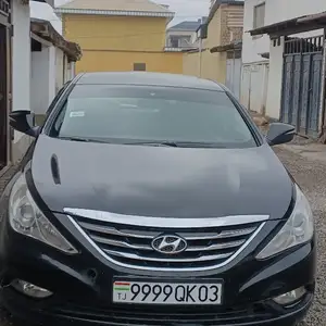 Hyundai Sonata, 2010