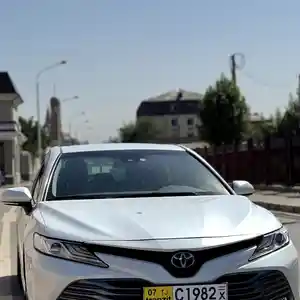 Toyota Camry, 2018