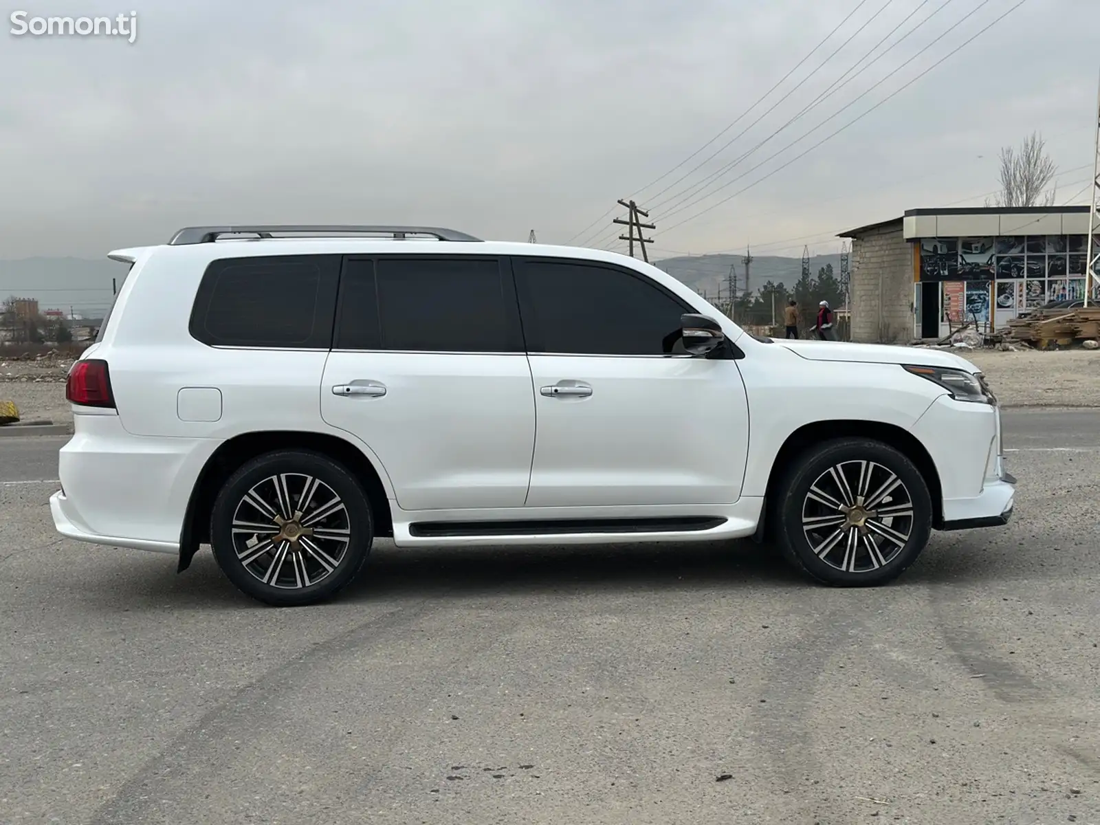 Lexus LX series, 2011-1