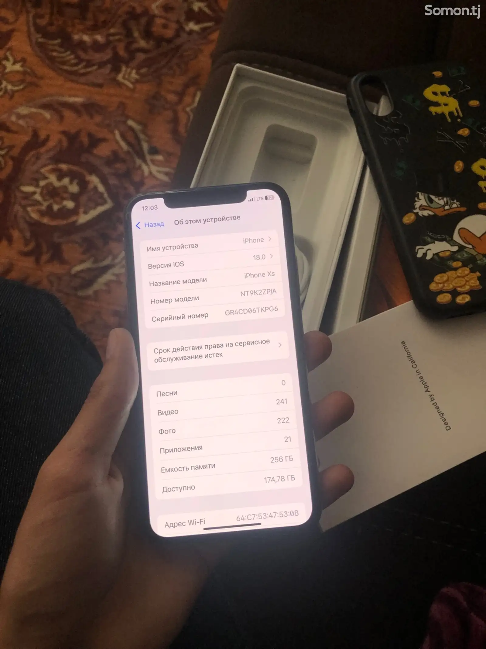 Apple iPhone Xs, 256 gb, Gold-3